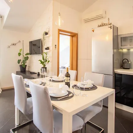 Apartamento Lovely In With Wifi *